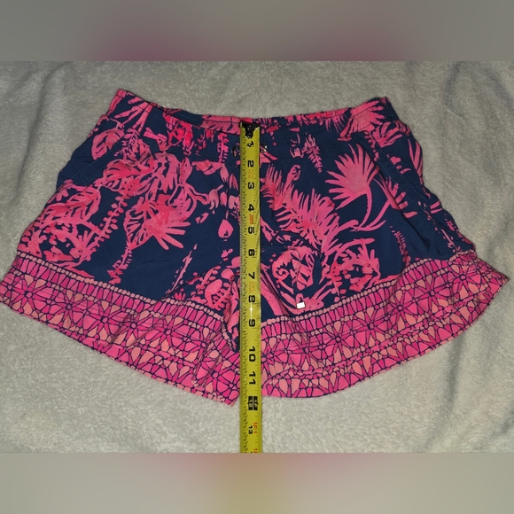 Lilly Pulitzer Night Claw Katia Shorts Size Small - Picture 4 of 7